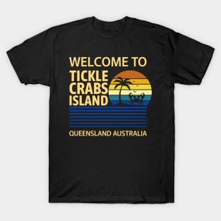 Tickle Crabs Island - Queensland australia retro sunset T-Shirt